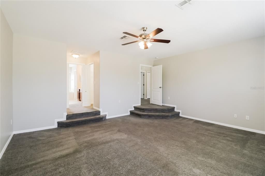 For Sale: $390,000 (4 beds, 2 baths, 2513 Square Feet)