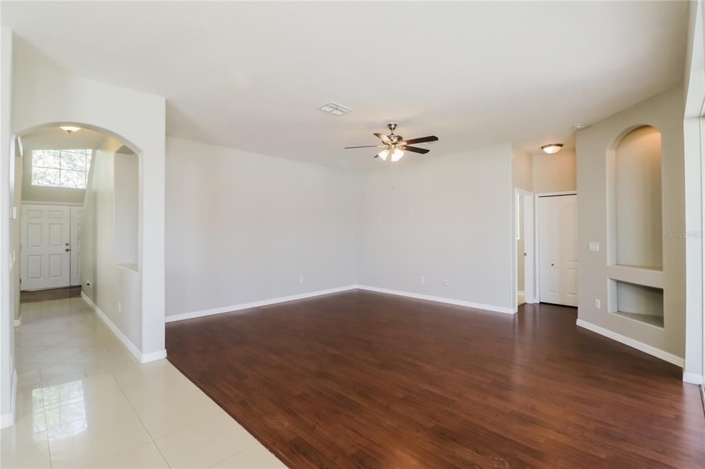 For Sale: $390,000 (4 beds, 2 baths, 2513 Square Feet)