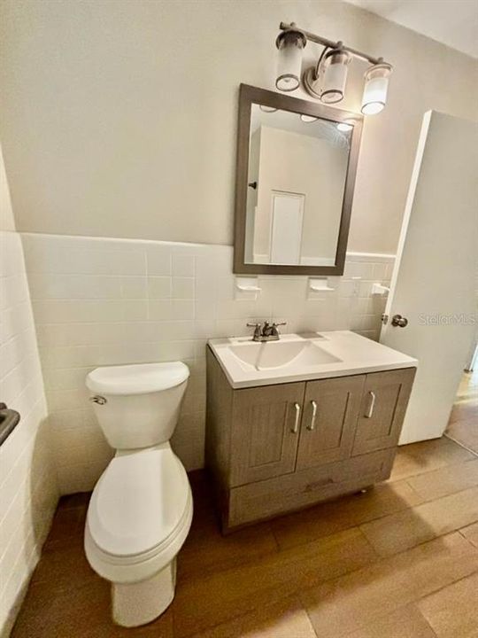 For Rent: $1,700 (2 beds, 1 baths, 1422 Square Feet)