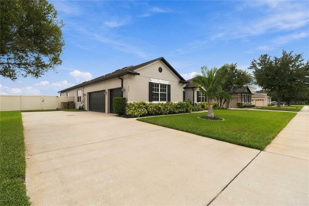 En Venta: $469,900 (3 camas, 2 baños, 2254 Pies cuadrados)