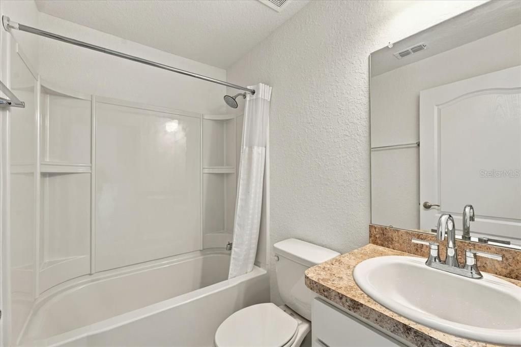 En Venta: $405,000 (3 camas, 2 baños, 1786 Pies cuadrados)