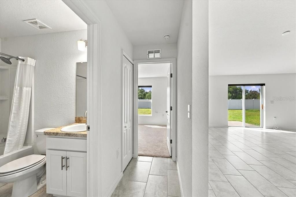 En Venta: $405,000 (3 camas, 2 baños, 1786 Pies cuadrados)