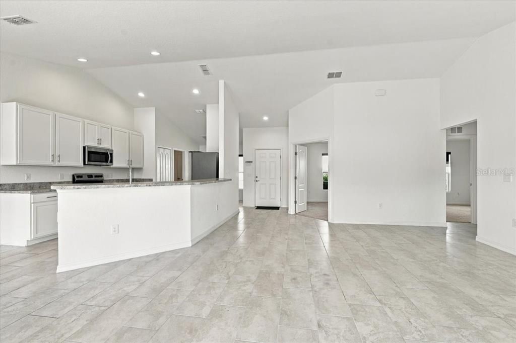En Venta: $405,000 (3 camas, 2 baños, 1786 Pies cuadrados)