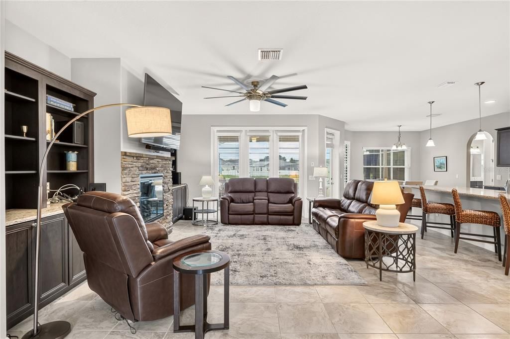 For Sale: $499,500 (3 beds, 3 baths, 2592 Square Feet)