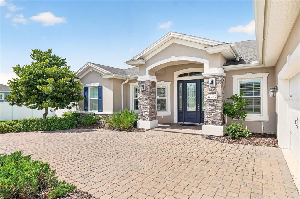 For Sale: $499,500 (3 beds, 3 baths, 2592 Square Feet)