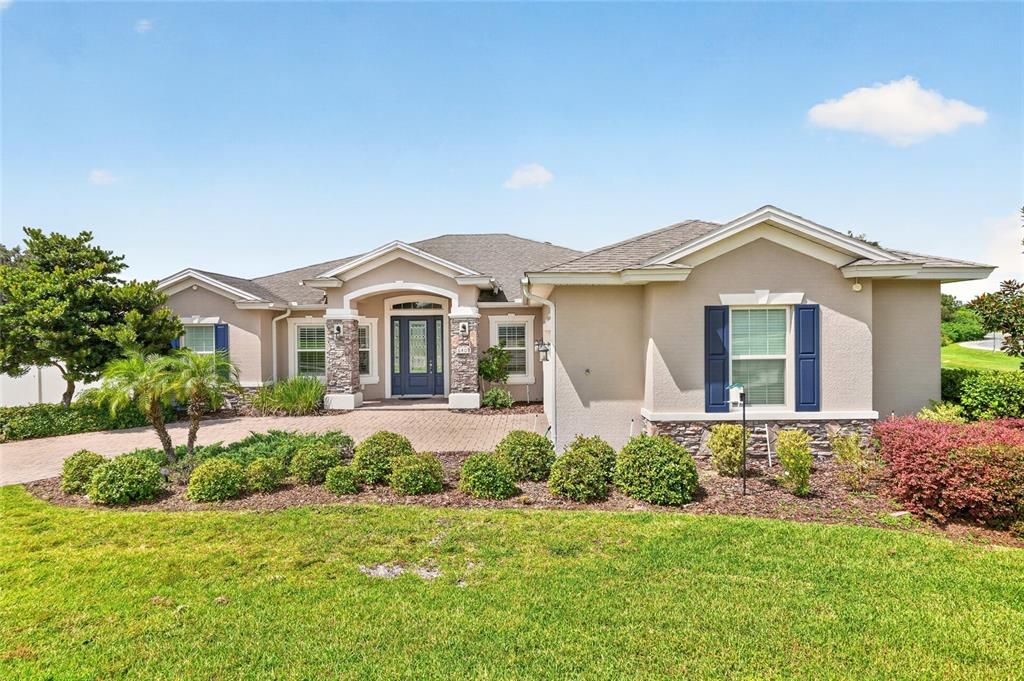 For Sale: $499,500 (3 beds, 3 baths, 2592 Square Feet)