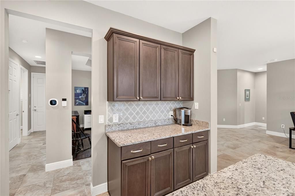 For Sale: $499,500 (3 beds, 3 baths, 2592 Square Feet)