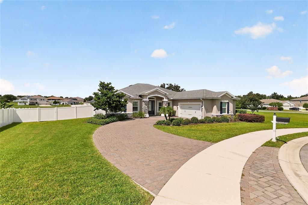 For Sale: $499,500 (3 beds, 3 baths, 2592 Square Feet)