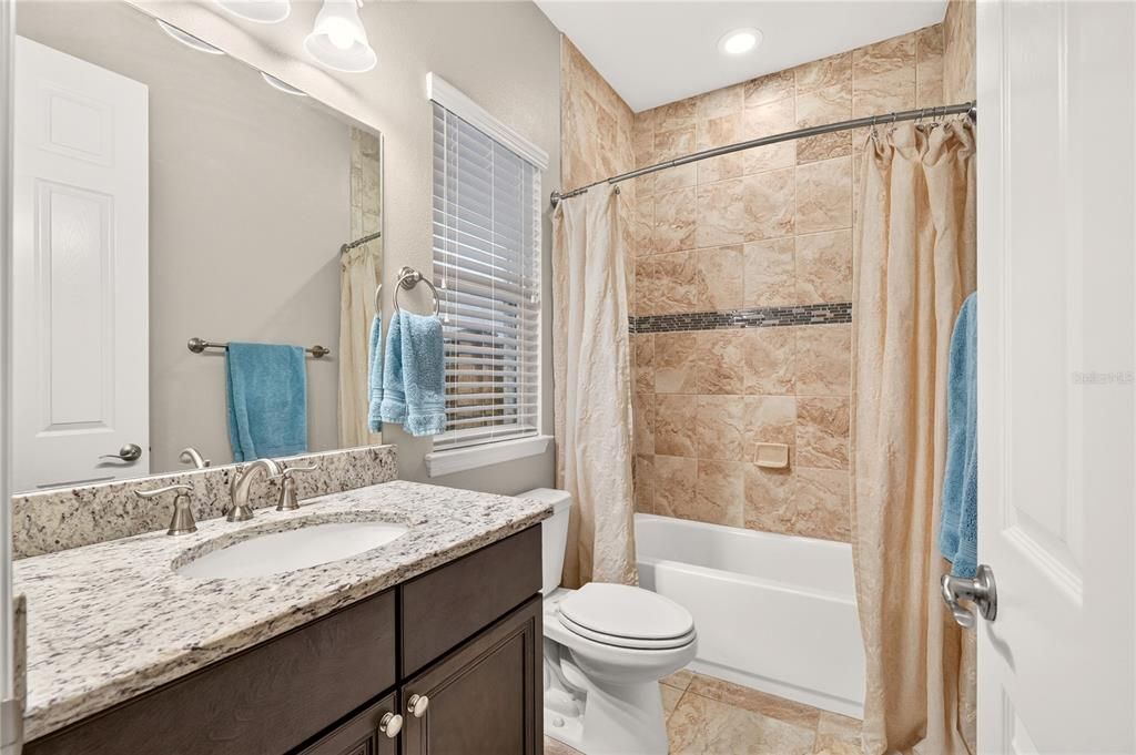 For Sale: $499,500 (3 beds, 3 baths, 2592 Square Feet)