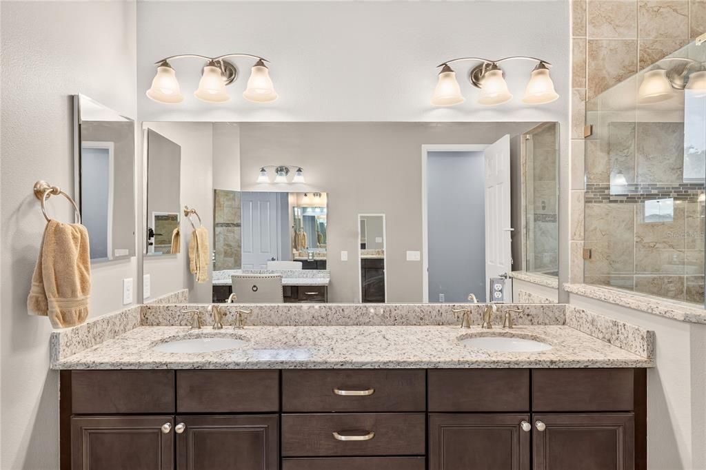 For Sale: $499,500 (3 beds, 3 baths, 2592 Square Feet)