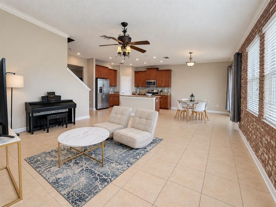 En Venta: $539,999 (5 camas, 3 baños, 3284 Pies cuadrados)