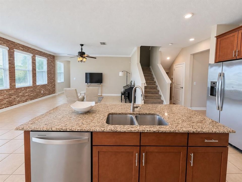 En Venta: $539,999 (5 camas, 3 baños, 3284 Pies cuadrados)
