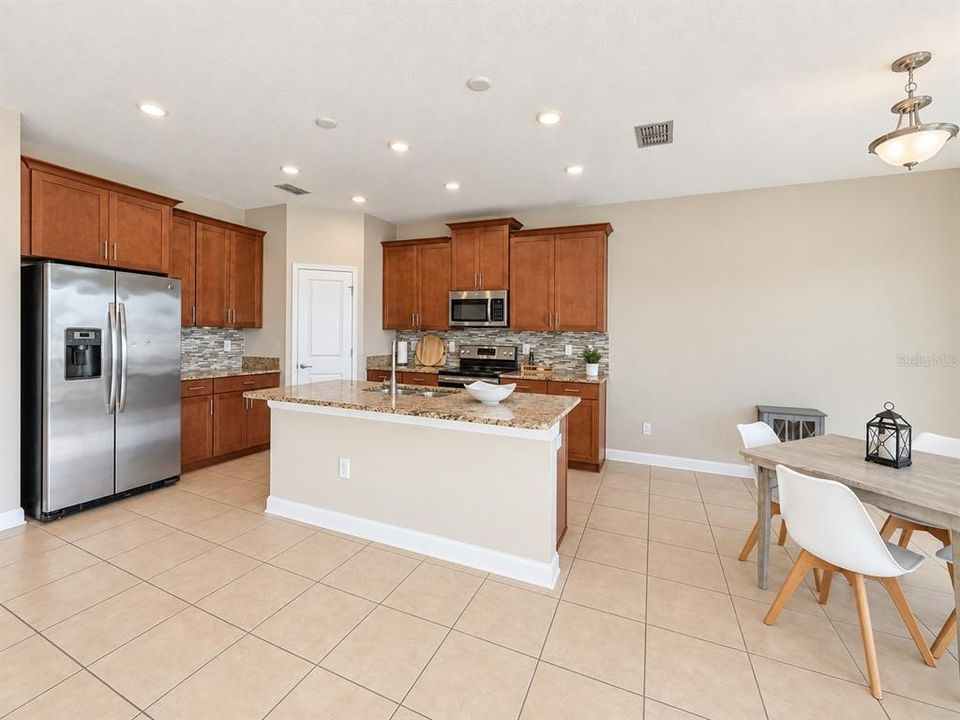 En Venta: $539,999 (5 camas, 3 baños, 3284 Pies cuadrados)