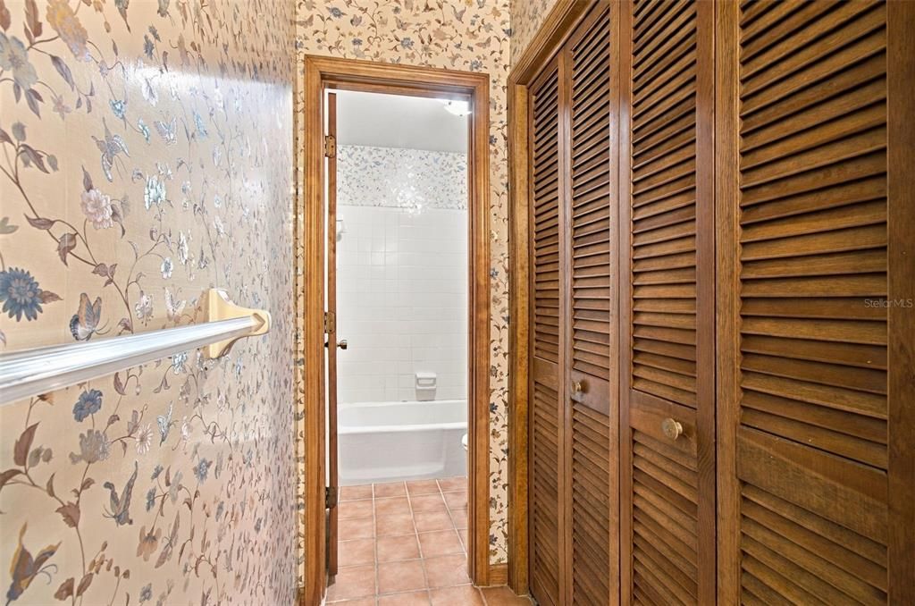 На продажу: $349,000 (3 спален, 2 ванн, 2035 Квадратных фут)