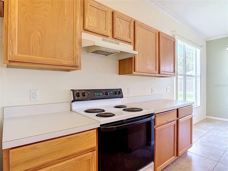 For Sale: $349,900 (3 beds, 2 baths, 1557 Square Feet)