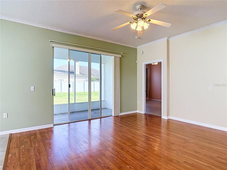 For Sale: $349,900 (3 beds, 2 baths, 1557 Square Feet)