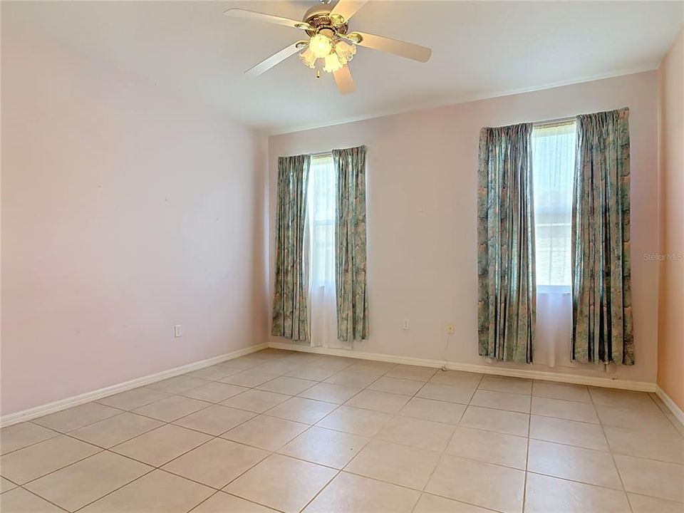 For Sale: $349,900 (3 beds, 2 baths, 1557 Square Feet)
