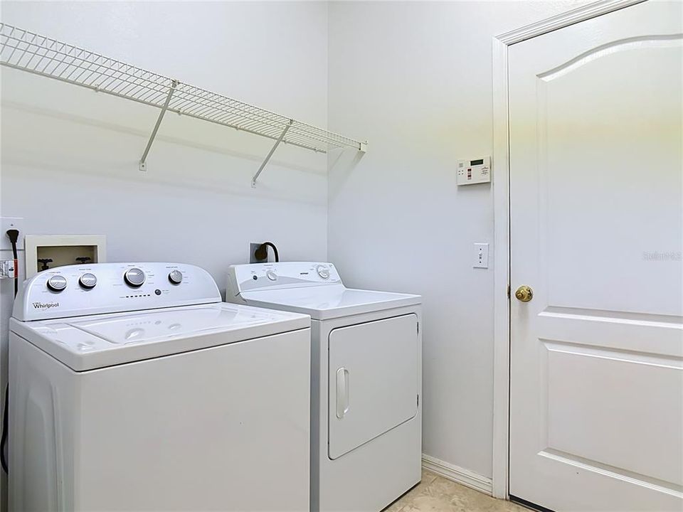 For Sale: $349,900 (3 beds, 2 baths, 1557 Square Feet)