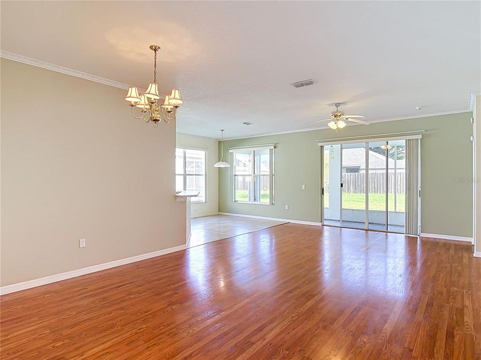For Sale: $349,900 (3 beds, 2 baths, 1557 Square Feet)