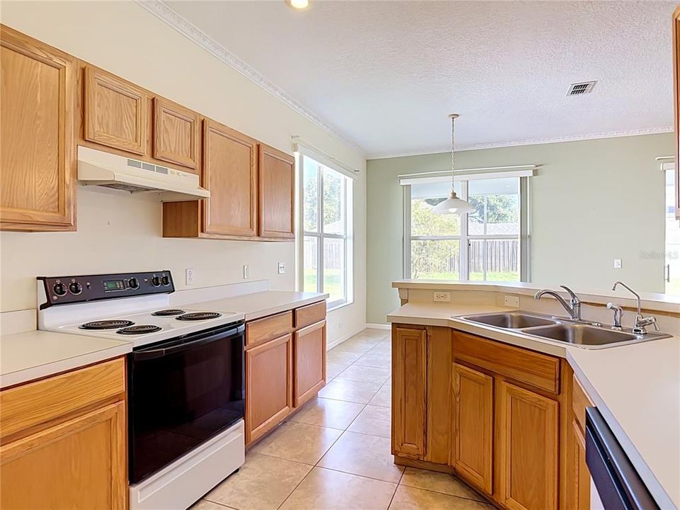 For Sale: $349,900 (3 beds, 2 baths, 1557 Square Feet)