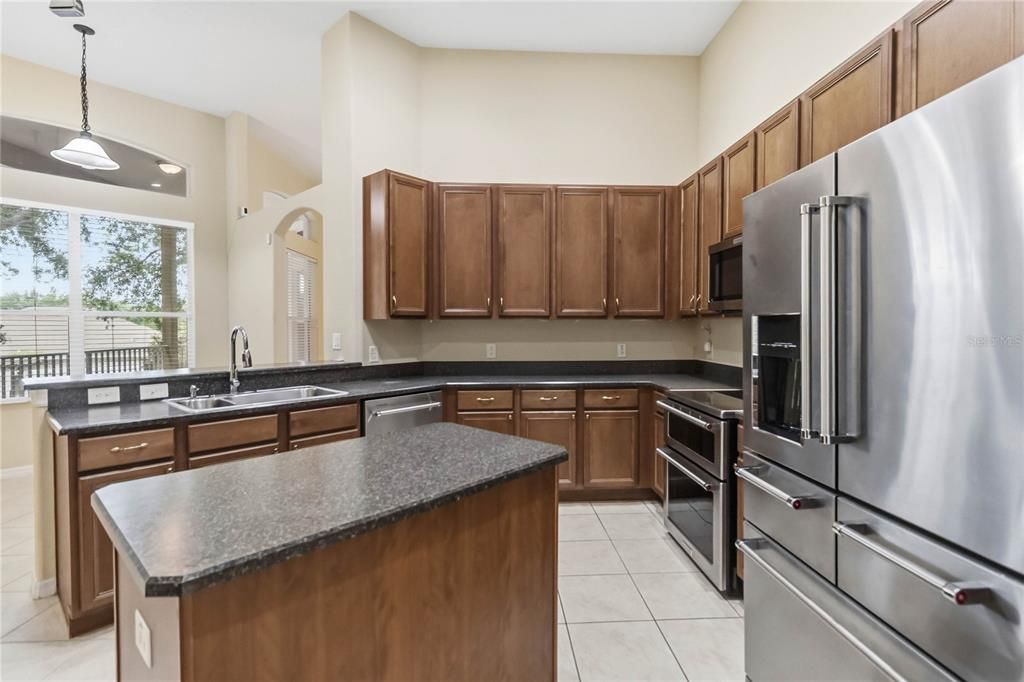 For Rent: $2,990 (4 beds, 3 baths, 2807 Square Feet)