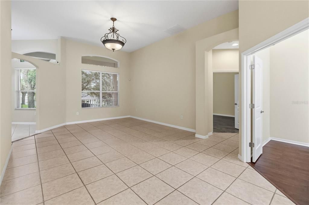 For Rent: $2,990 (4 beds, 3 baths, 2807 Square Feet)