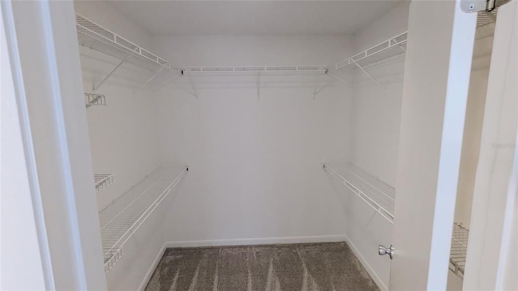 For Sale: $169,000 (1 beds, 1 baths, 963 Square Feet)