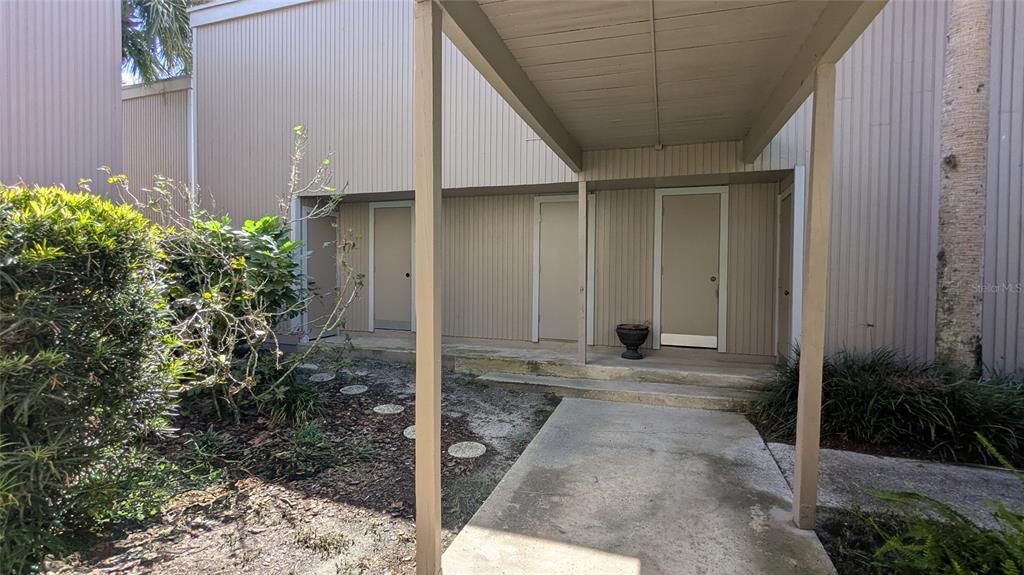 For Sale: $169,000 (1 beds, 1 baths, 963 Square Feet)