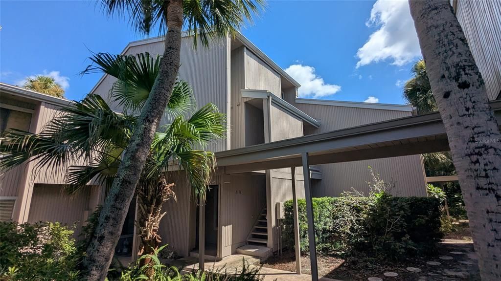 For Sale: $169,000 (1 beds, 1 baths, 963 Square Feet)