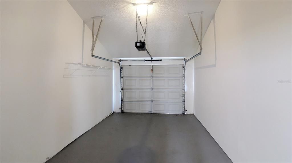 For Sale: $169,000 (1 beds, 1 baths, 963 Square Feet)