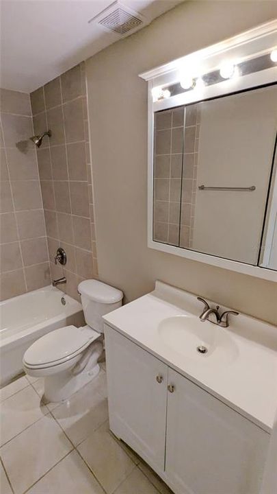 For Sale: $169,000 (1 beds, 1 baths, 963 Square Feet)