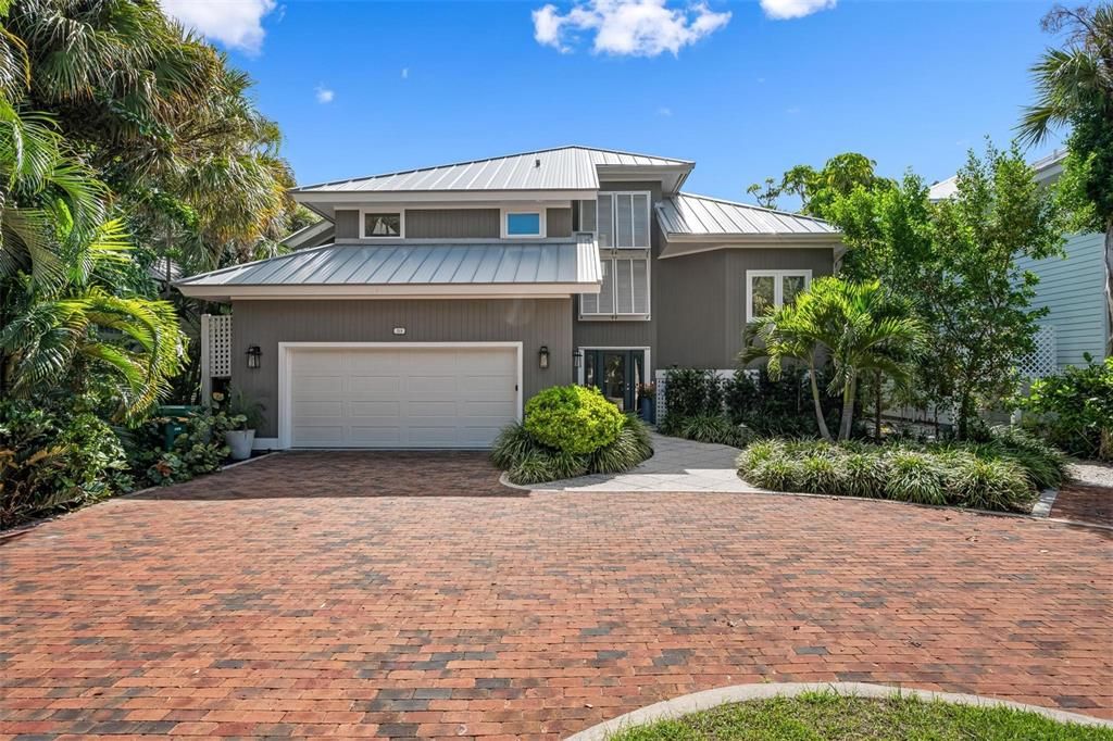 For Sale: $4,195,000 (3 beds, 4 baths, 3384 Square Feet)