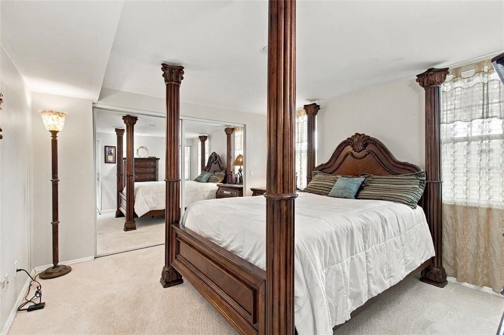 For Sale: $267,950 (2 beds, 1 baths, 1383 Square Feet)