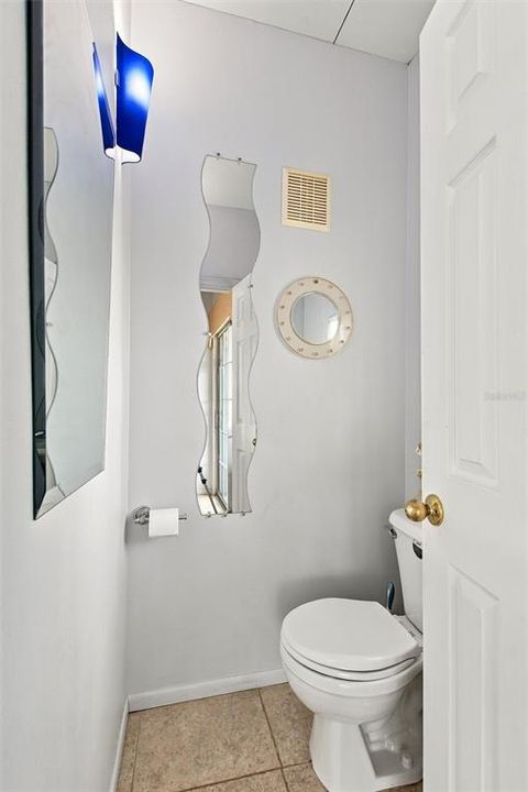 For Sale: $267,950 (2 beds, 1 baths, 1383 Square Feet)