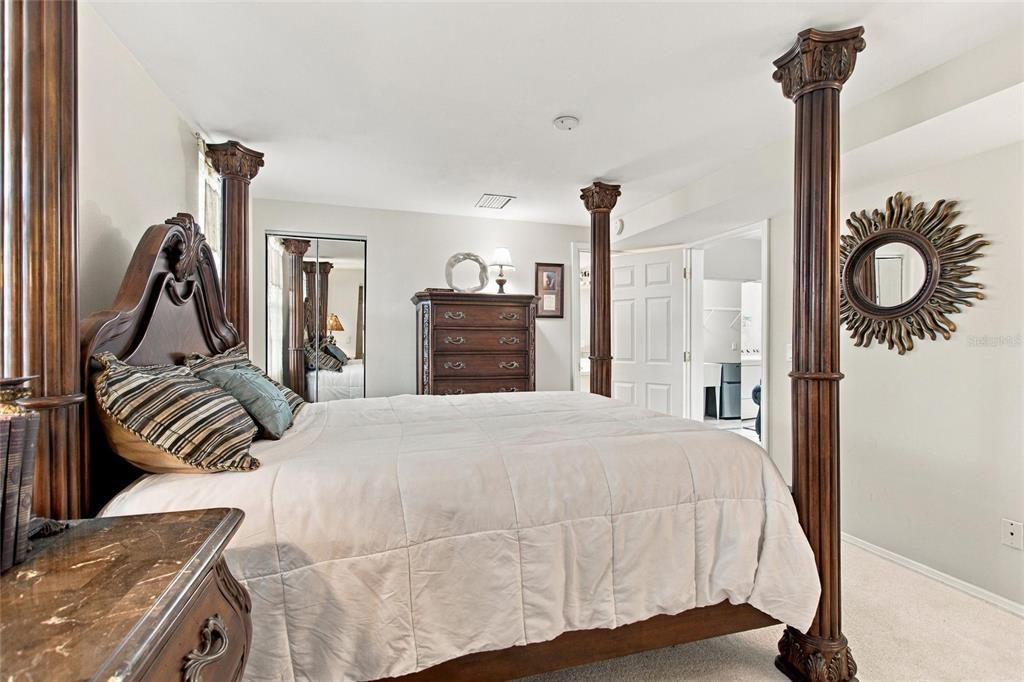 For Sale: $267,950 (2 beds, 1 baths, 1383 Square Feet)