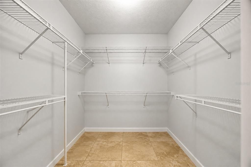 For Sale: $265,000 (3 beds, 2 baths, 1648 Square Feet)