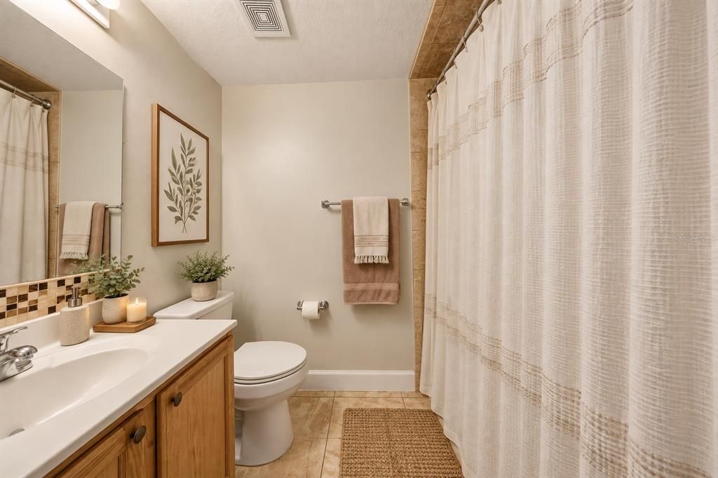 For Sale: $265,000 (3 beds, 2 baths, 1648 Square Feet)