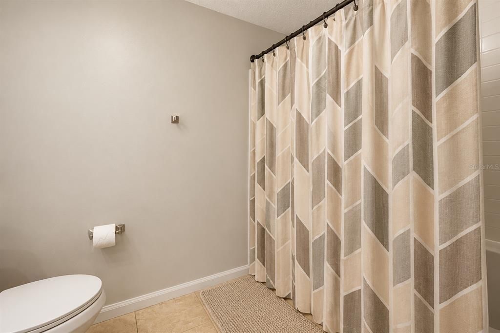 For Sale: $265,000 (3 beds, 2 baths, 1648 Square Feet)