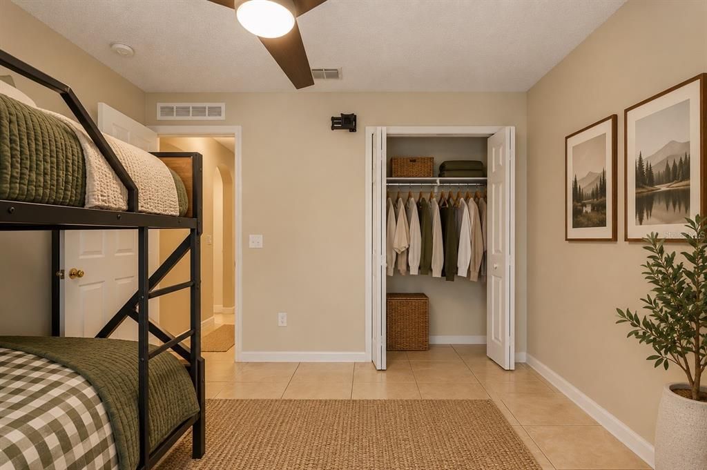 For Sale: $265,000 (3 beds, 2 baths, 1648 Square Feet)
