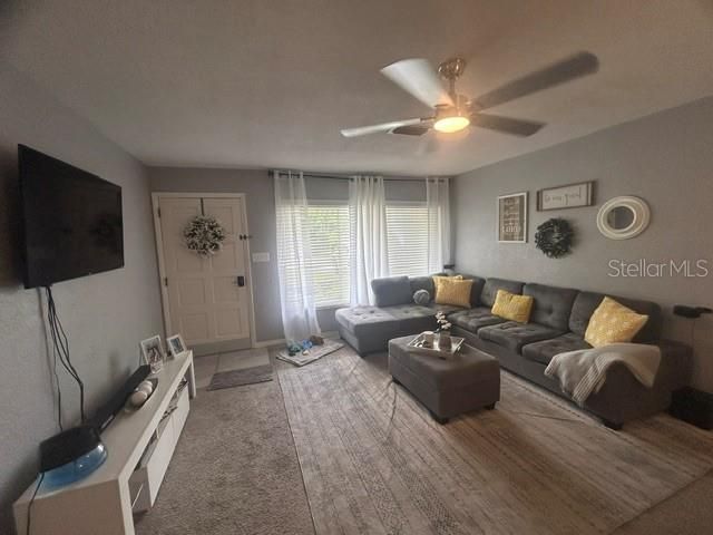 For Rent: $1,595 (3 beds, 1 baths, 1136 Square Feet)