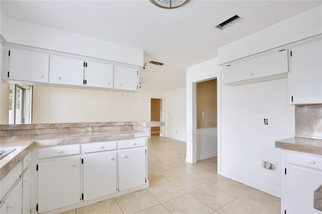 En Venta: $295,000 (3 camas, 2 baños, 1542 Pies cuadrados)