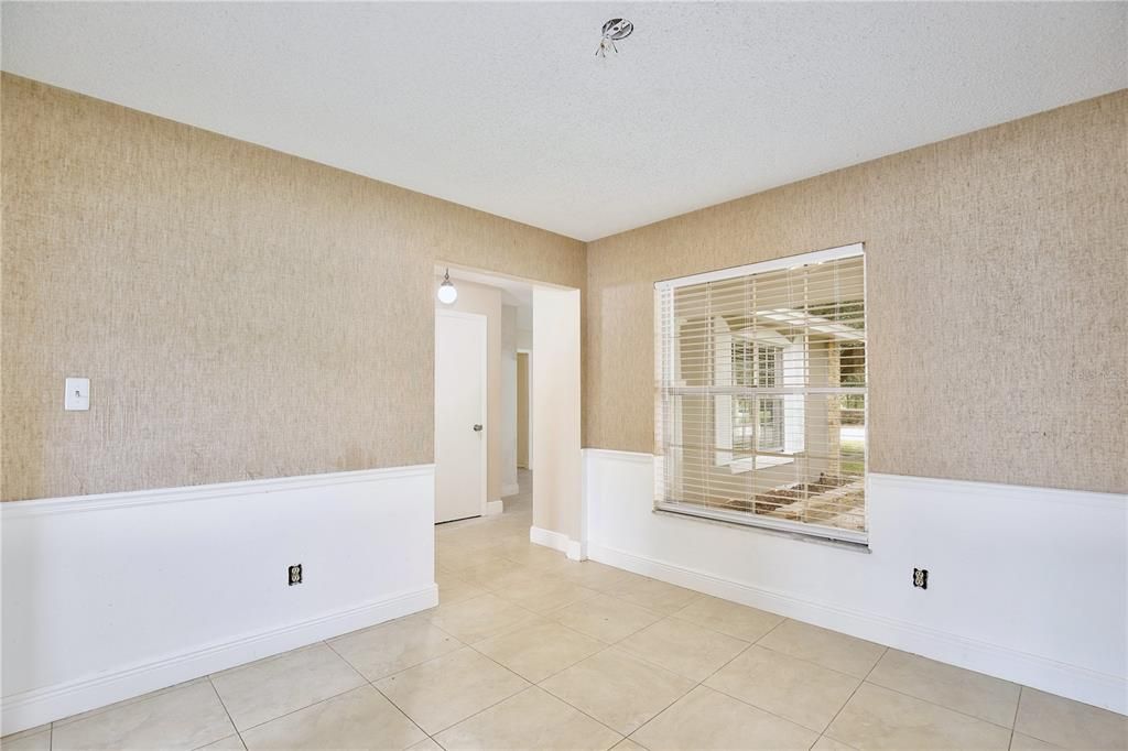 En Venta: $295,000 (3 camas, 2 baños, 1542 Pies cuadrados)