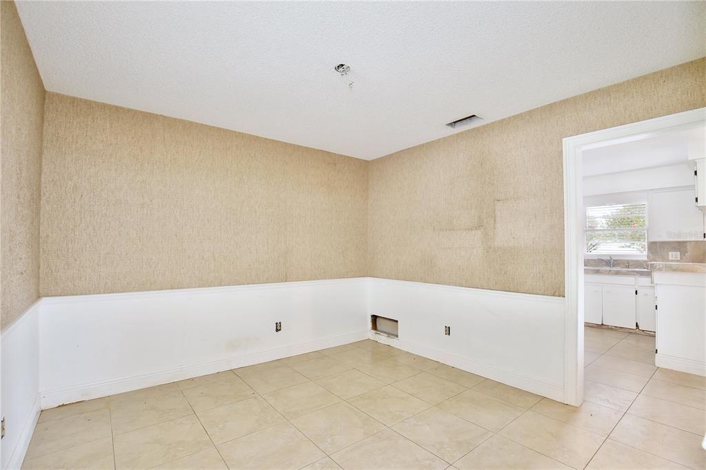 En Venta: $295,000 (3 camas, 2 baños, 1542 Pies cuadrados)