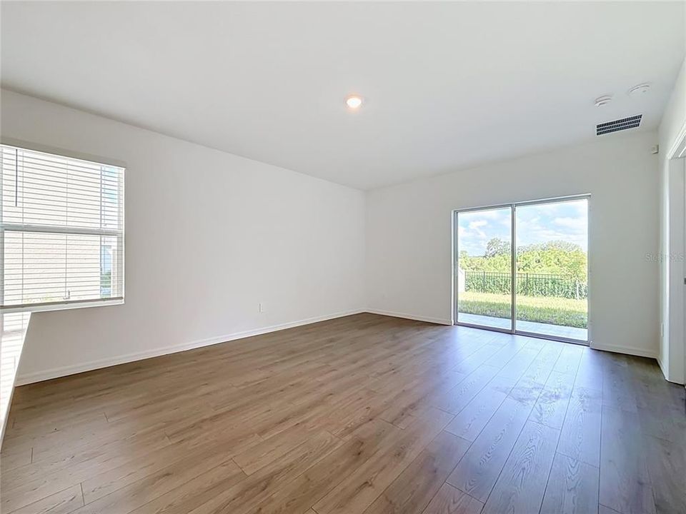 В аренду: $2,300 (3 спален, 2 ванн, 1560 Квадратных фут)