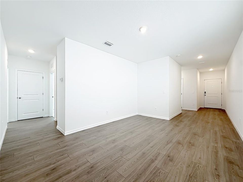 В аренду: $2,300 (3 спален, 2 ванн, 1560 Квадратных фут)