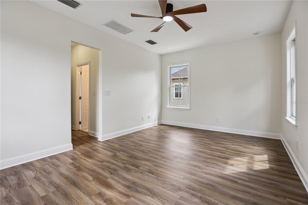 For Sale: $910,000 (3 beds, 2 baths, 1822 Square Feet)
