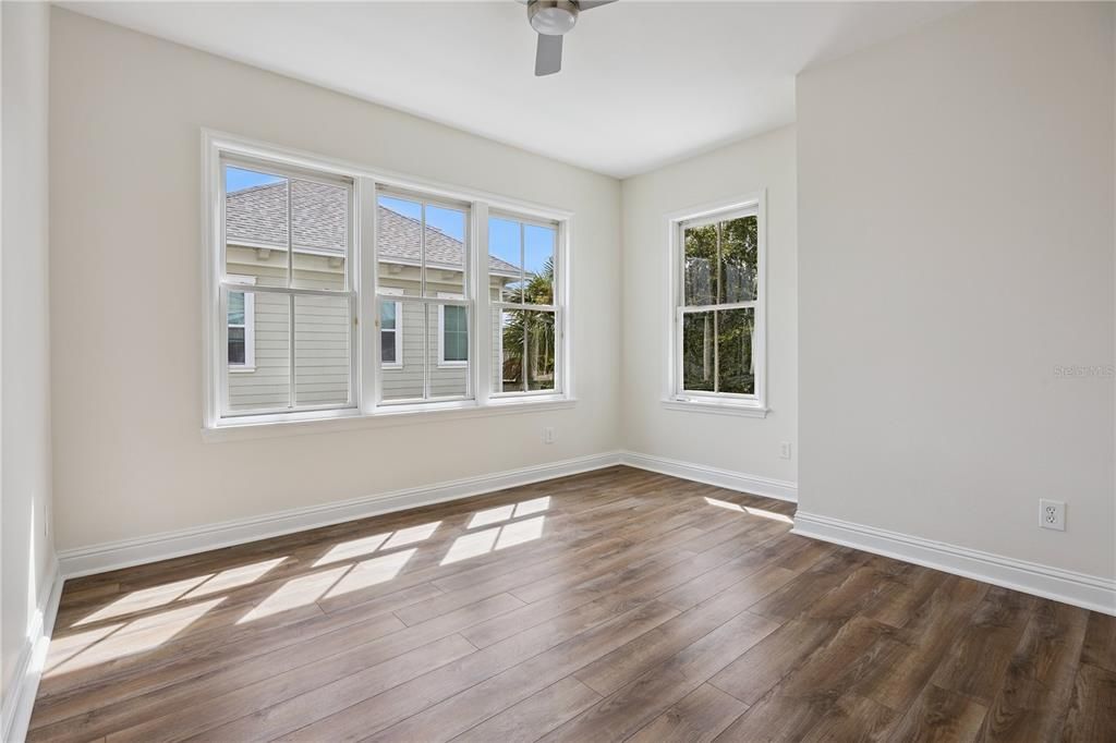 For Sale: $910,000 (3 beds, 2 baths, 1822 Square Feet)