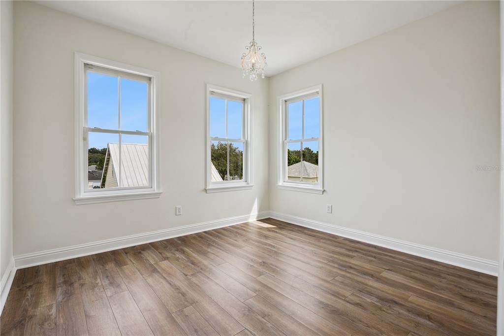 For Sale: $910,000 (3 beds, 2 baths, 1822 Square Feet)