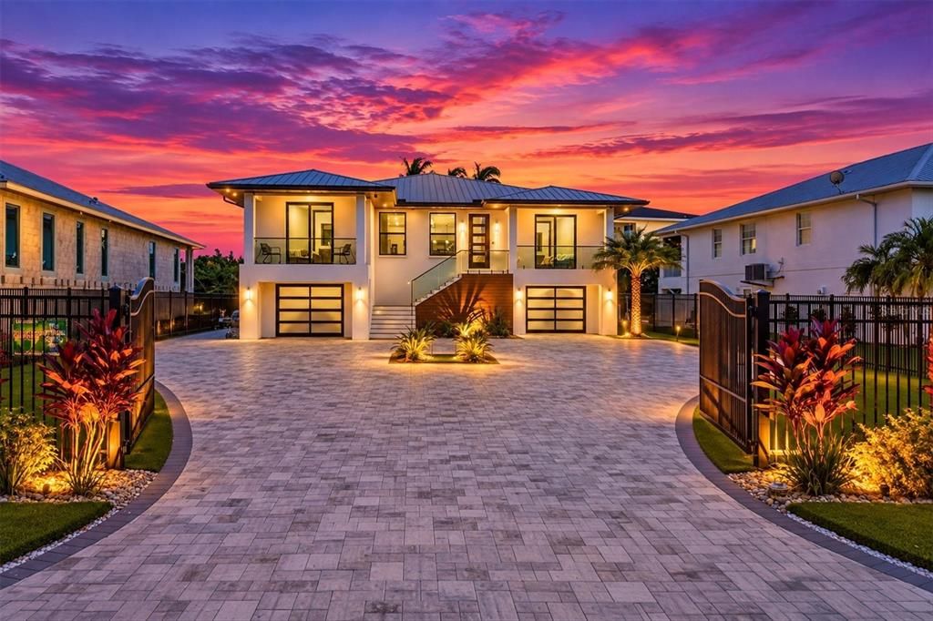 For Sale: $4,295,000 (4 beds, 4 baths, 2780 Square Feet)