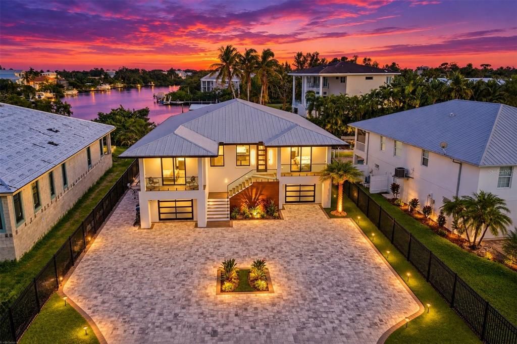 For Sale: $4,295,000 (4 beds, 4 baths, 2780 Square Feet)